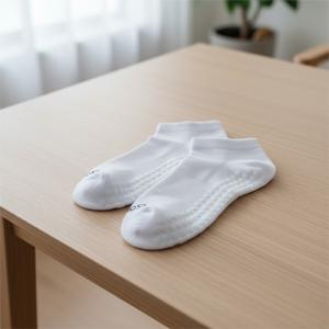 White Men’s Ankle Sock